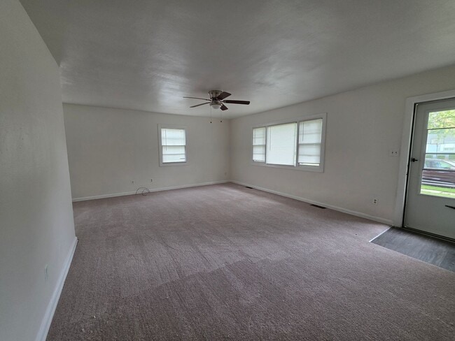 9 Ambrose Ln