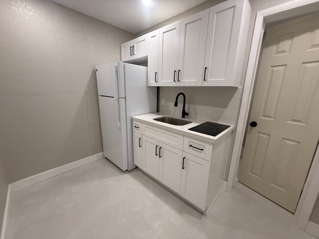 Photo - 14602 NW 13th Rd Unidad A Rental