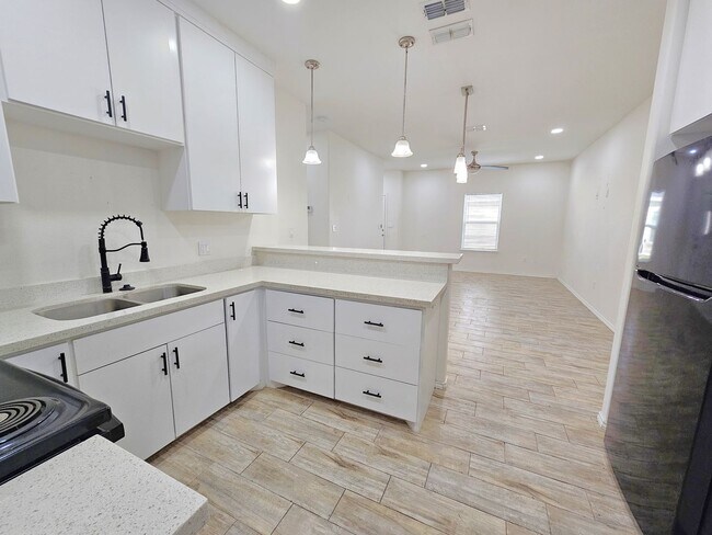 1809 Atrium Pl Dr Unit 2
