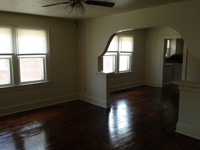 Photo - 3 bed, 1 bath house just steps from Missouri State University