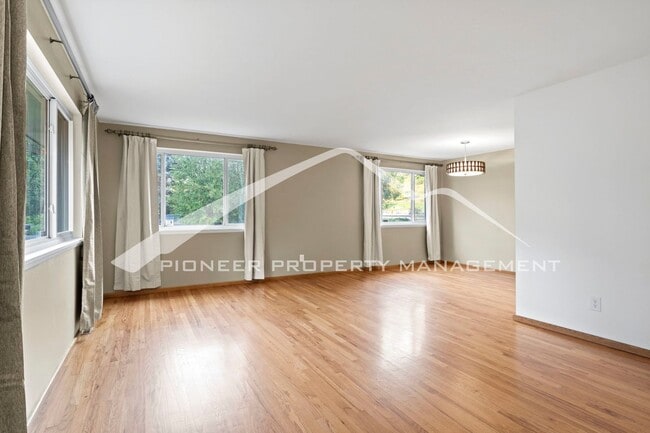Photo - 1024 Pike Dr