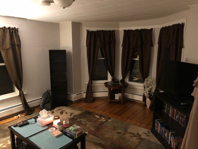 Building Photo - 59 Blake St Unit 2nd floor