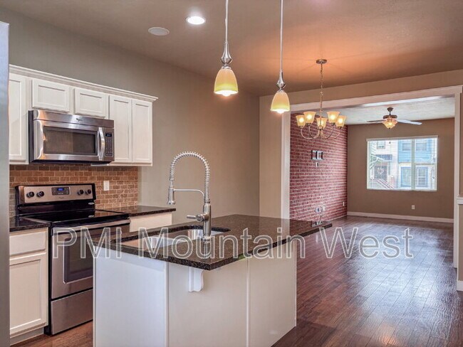Photo - 420 N Main St