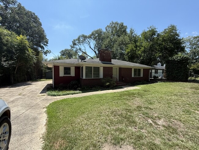 205 W Lee Rd