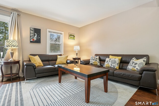 Photo - 62 Sherry Ln