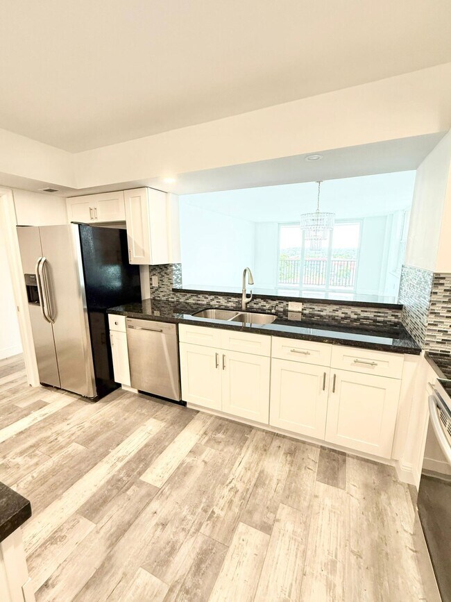 Photo - 1150 Hillsboro Mile Unit 707
