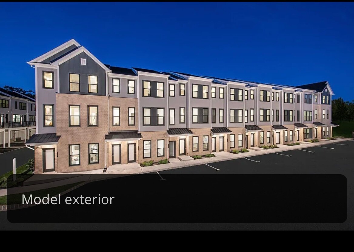 . - 1105 Greenwich Dr Townhome