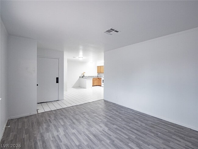 Photo - 825 Hedge Way Unit 2