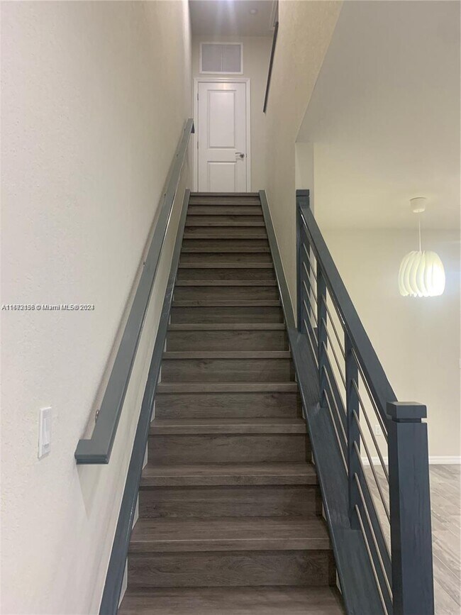 1030 Eucalyptus Dr Condo Unit 5 Condo for Rent in Hollywood, FL