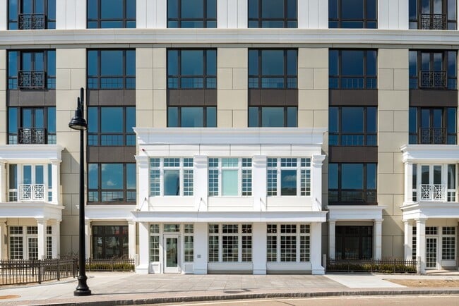 Photo - 10 Shipyard Dr Unit 204