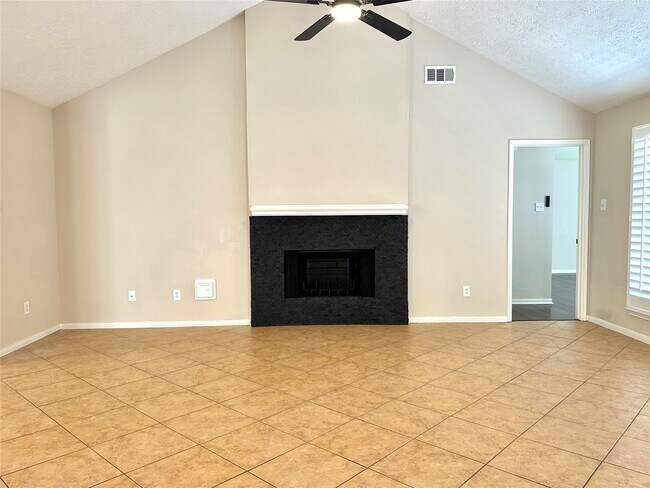 Photo - 519 Promenade Blvd