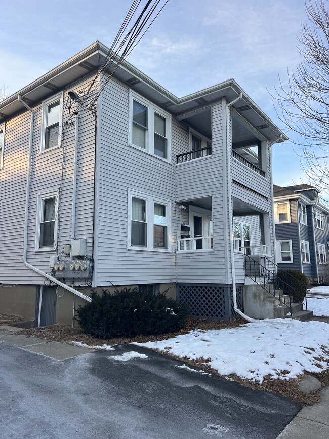 Building Photo - 14 Eddy St Unit 2