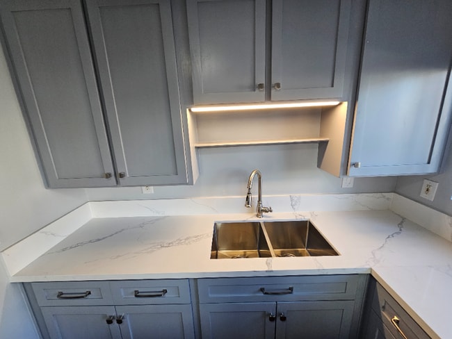 Photo - 1533 W 84th St Unidad 1535 W. 84TH ST