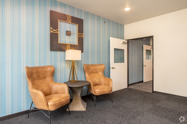 Lobby - Wilmot Estates Apartments