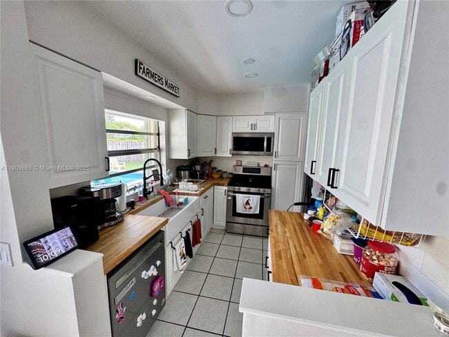 Photo - 9955 SW 214th St