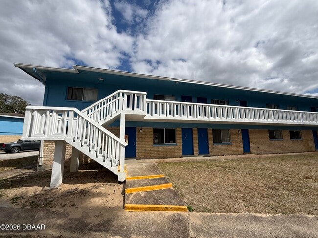 Building Photo - 1850 S Park Ave Unit B6