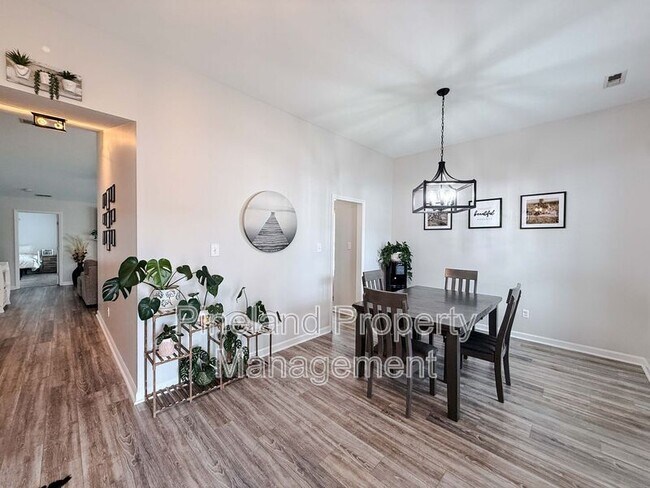 201 Old Colony Pl
