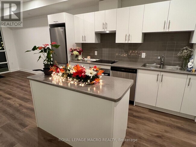 Photo - 461 Green Rd Unit 401