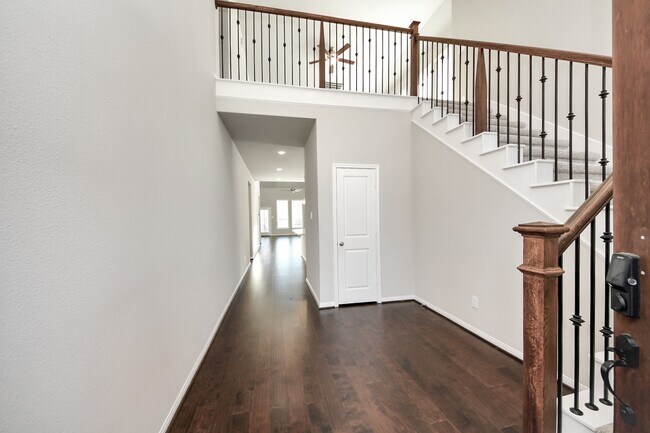 Photo - 1930 Waters Branch Dr