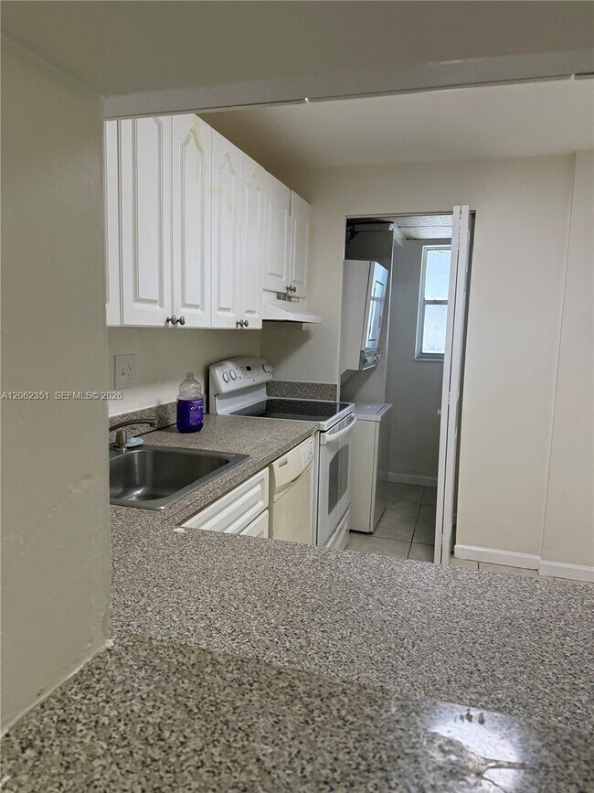 Photo - 7825 Fairview Dr Unidad 204