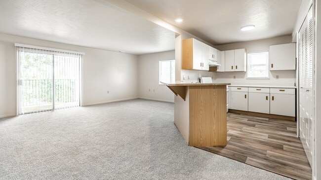 Huntington Cove Apartments