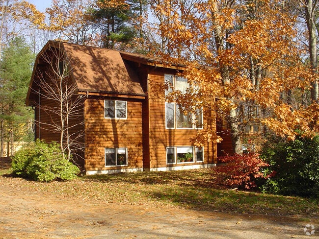 Building Photo - 27 Log Cabin Rd Unit Log Cabin Road Rental