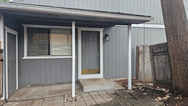 Photo - Glendale Duplex Unit 3895