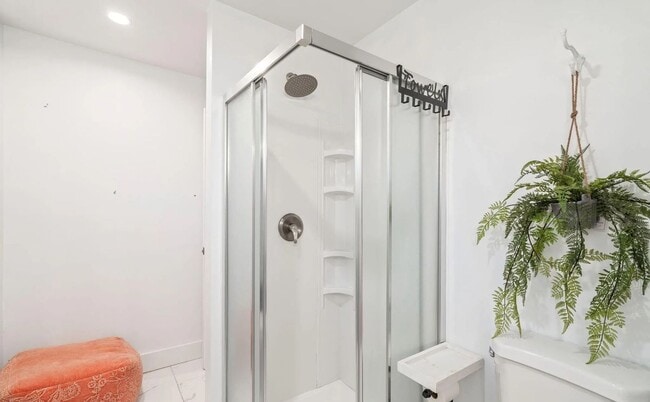 Photo - 1712 Cunningham Ln