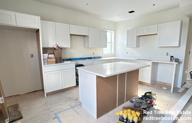 Building Photo - 47 Brackett St Unit 1 Rental