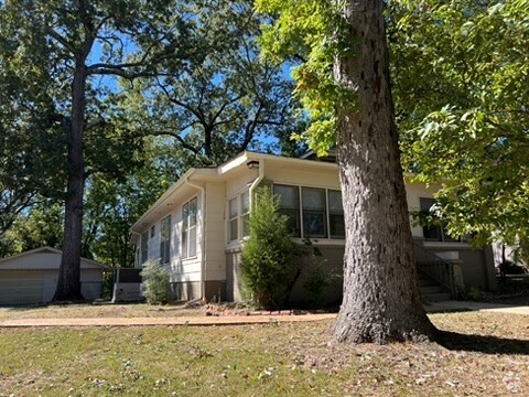 Building Photo - 652 Howell Street Rental