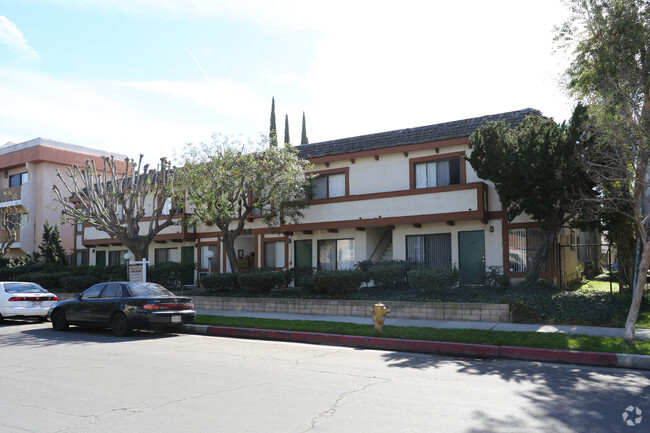 Photo - Churchill Court Apartments