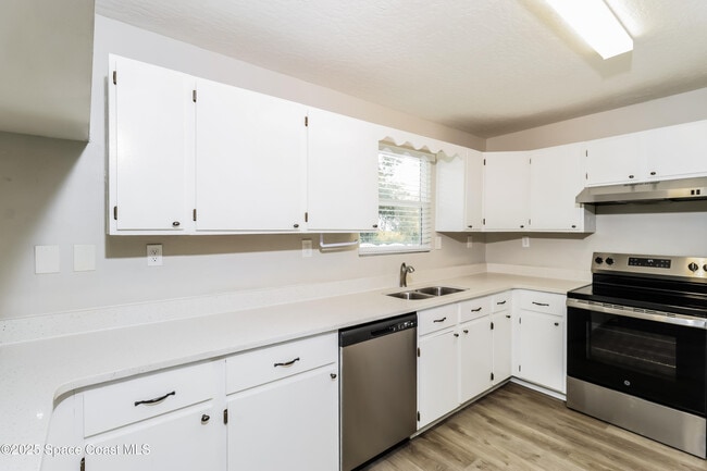 Photo - 1219 Scottish St SW