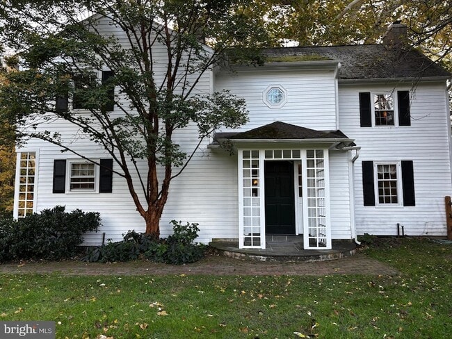 Photo - 410 Wharf Rd