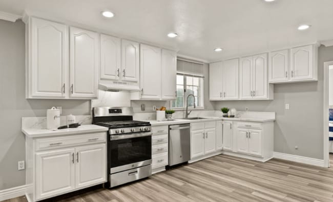 1322 E Elsmere Dr
