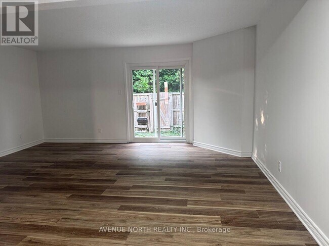 Photo - 1442 Foxwell St