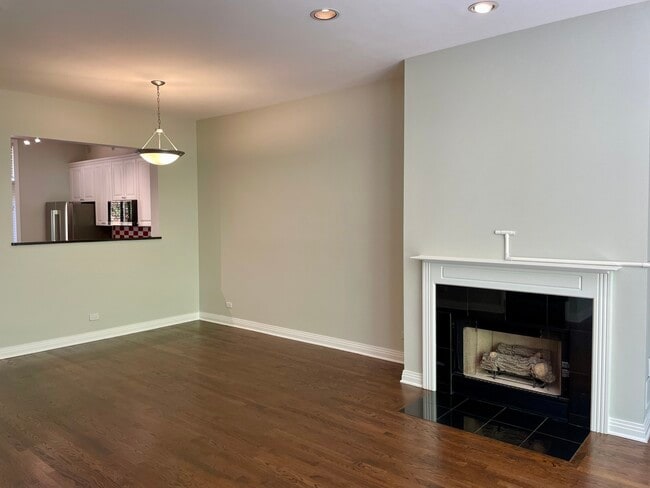 Photo - 310 N Clinton St