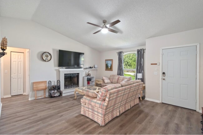 Photo - 18 Spring Radial