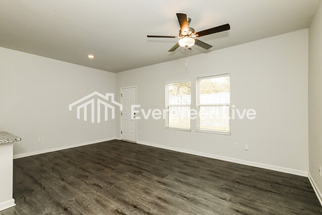 Photo - 104 Vlg Grn Dr NW