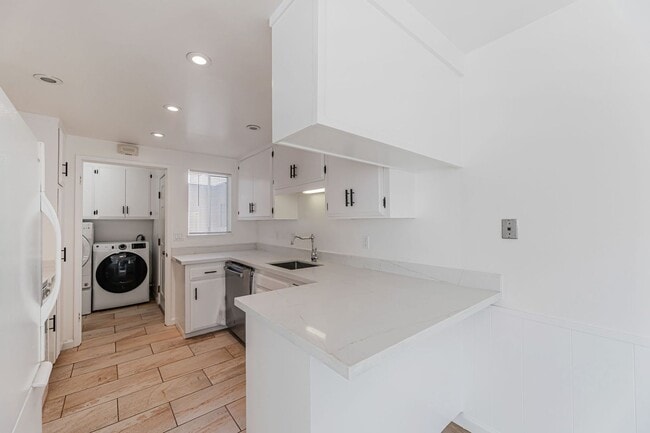 Photo - 652-654 Vasona Ave