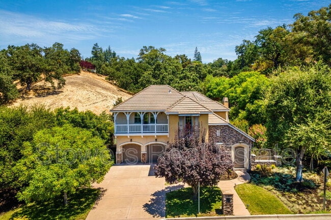 Photo - 1301 Sugarloaf Dr House