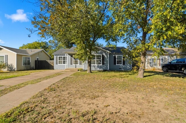 Photo - 2618 S 22nd St