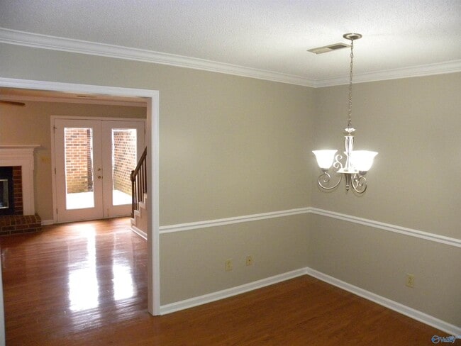 Photo - 102 W Lake Cir