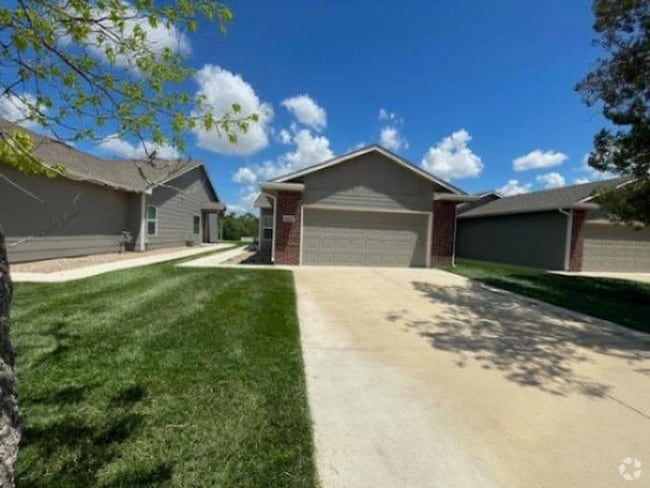 Building Photo - For Rent – Charming 3 Bed | 2 Bath Home wi...