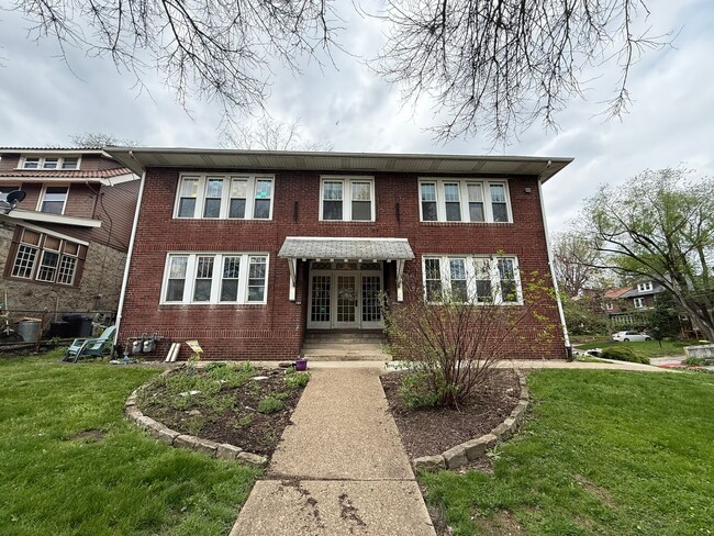 Building Photo - 204-204 S Braddock Ave Unit 204-B