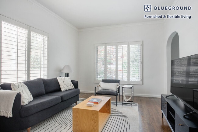 Building Photo - 203 N Almont Dr Rental