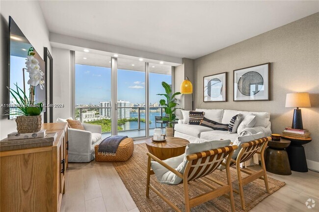 Building Photo - 16385 Biscayne Blvd Unit 2406 Rental