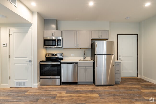 1BR, 1BA - 600 SF - The Debora