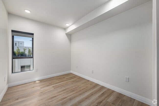 2BR, 2BA - 875SF - Second Bedroom