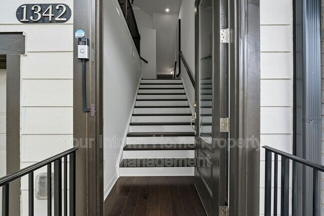 Photo - 1342 Stanley Park Dr