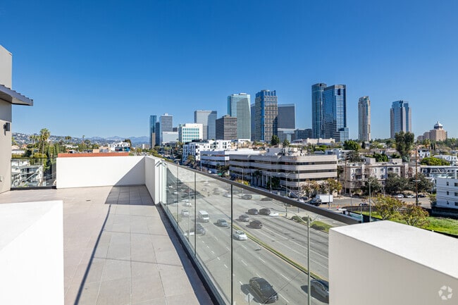 Rooftop - 10431 Santa Monica Blvd